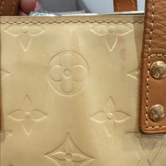 Louis Vuitton Monogram Vernis Reade PM - Picture 3 of 16